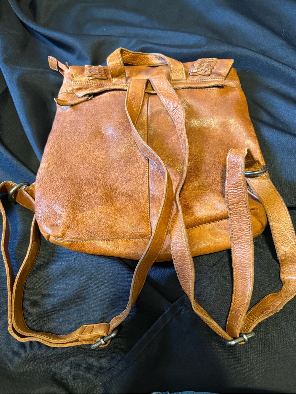 Vilenca Holland Brown Leather Backpack with Braided Flap - Picture 11 of 11
